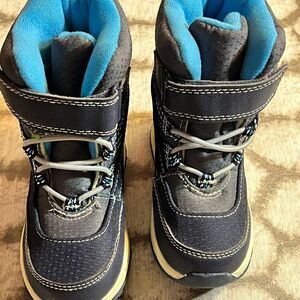 Toddler Carter's Blue Rain and Snow Boots with Velcro Closure Mid-Height Design
